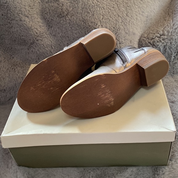 New girls pewter ankle bootie - Picture 3 of 6